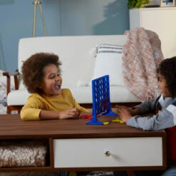 Hasbro Gaming Vier Op 'n Rij 13 Hasbro Gaming Vier Op 'n Rij -Spel Serie 1105857 bcfdbc7b