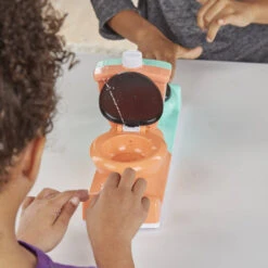 Hasbro Toilet Pret Duel -Spel Serie 1974963 f2cf35b7